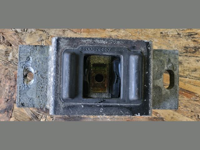 bontott RENAULT MASTER Váltó Tartó Bak (Pozíciófüggetlen)